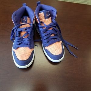 Girls Jordan's basketball shoes size 2Y